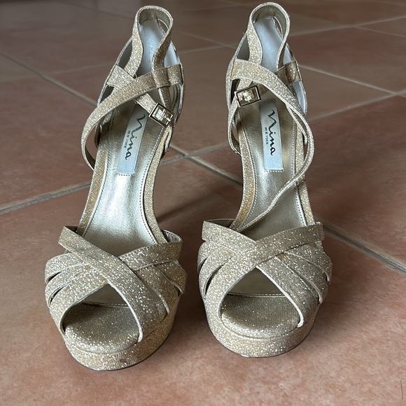 Heels - Picture 2 of 4